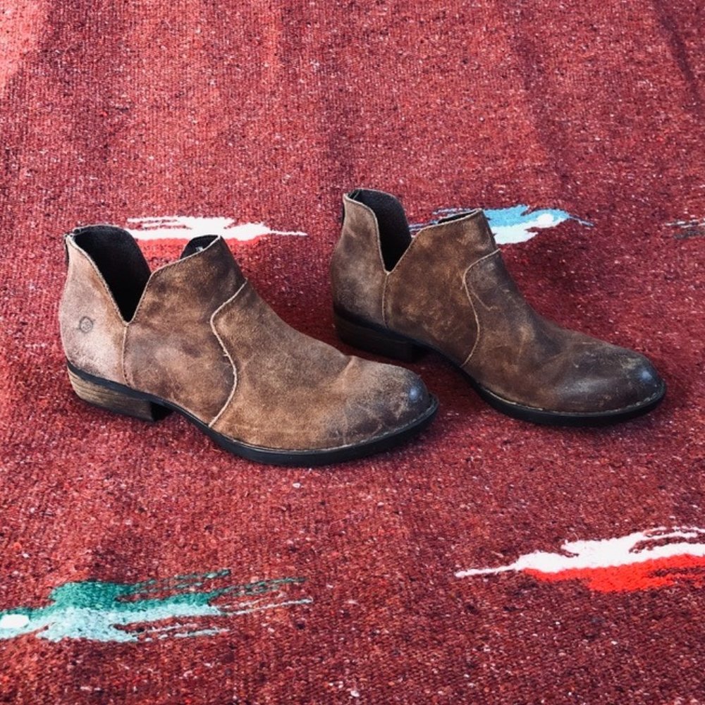 🤎Born Kerri Rust Tobacco Distressed Booties 7.5